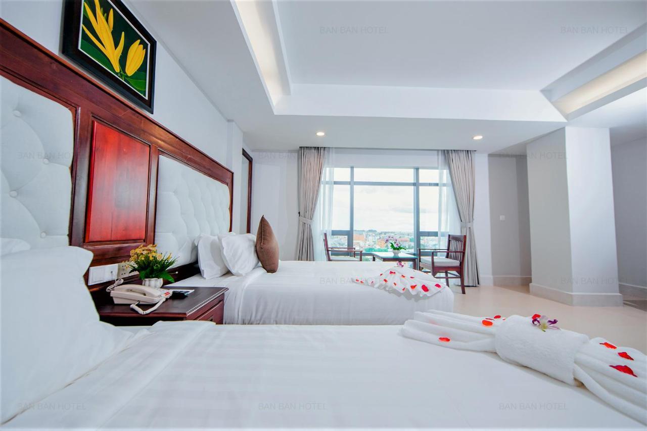 Ban Ban Hotel Phnom Penh Exterior photo